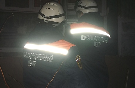 Спасатели помогли ребенку попасть в квартиру